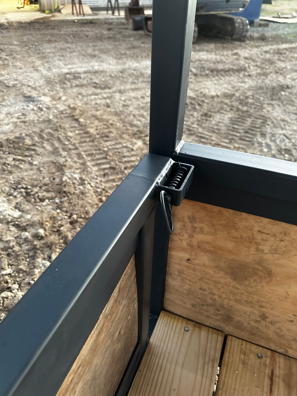 Covered Alfalfa hay Feeder on skids